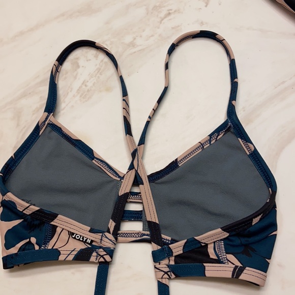 Size Small Jolyn Tomcat Top - Picture 2 of 4